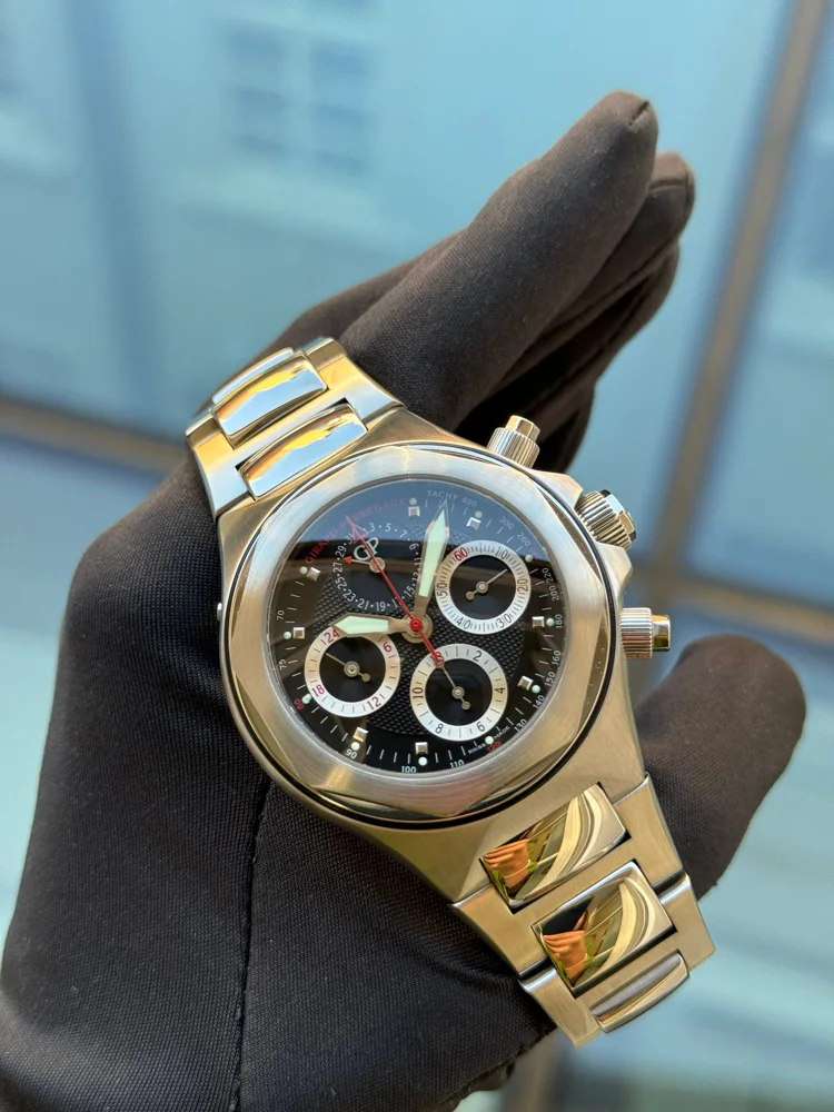 Girard Perregaux Laureato Evo3 box and papers ref. 8018